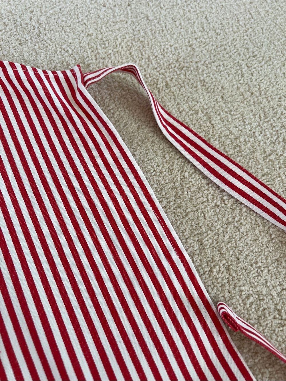 NEVER USED Kitchen Apron with Front Pocket - Picture 5 of 7